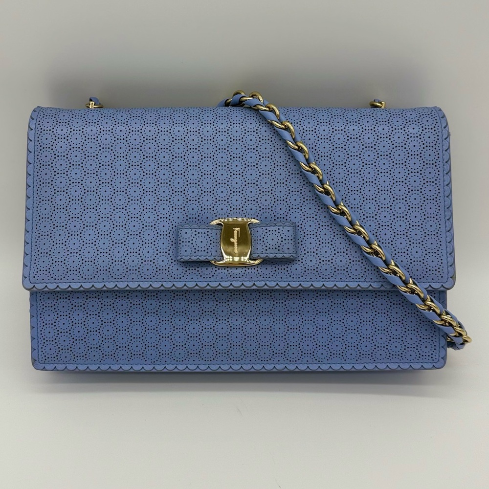 Authentic Salvatore Ferragamo PREFORATED vara Ginny bag - Picture 3 of 17